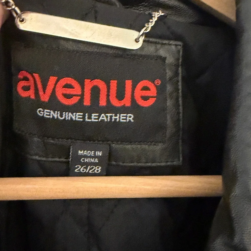 Avenue Leather Jacket Women 26/28 Black Excellent Quilted Lining Belted Coat